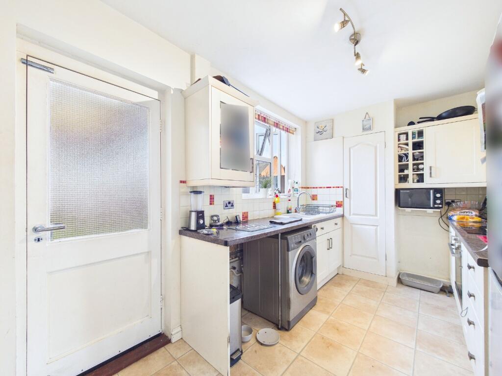 Usk Road, Aveley, South Ockendon, Essex, RM15 photo 4