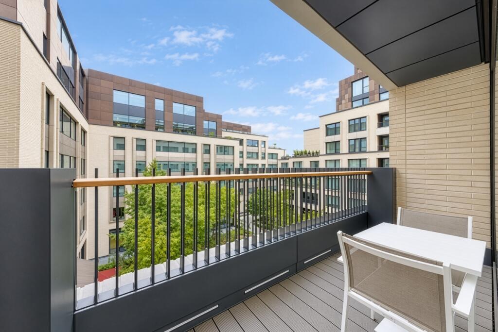 Apartment in London - View 2