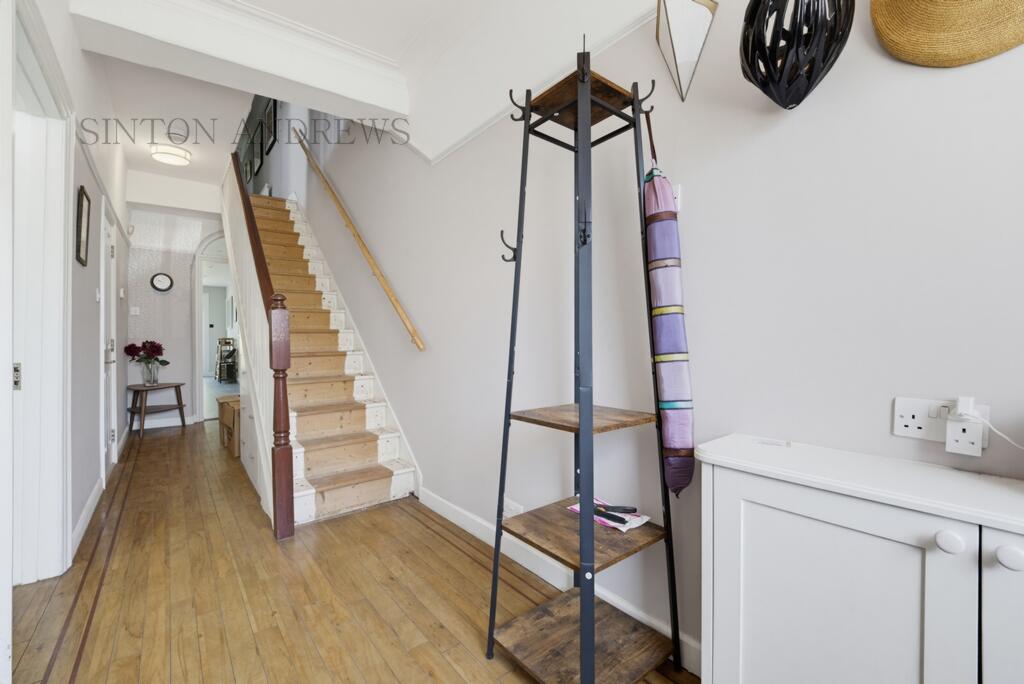 House in London - View 4