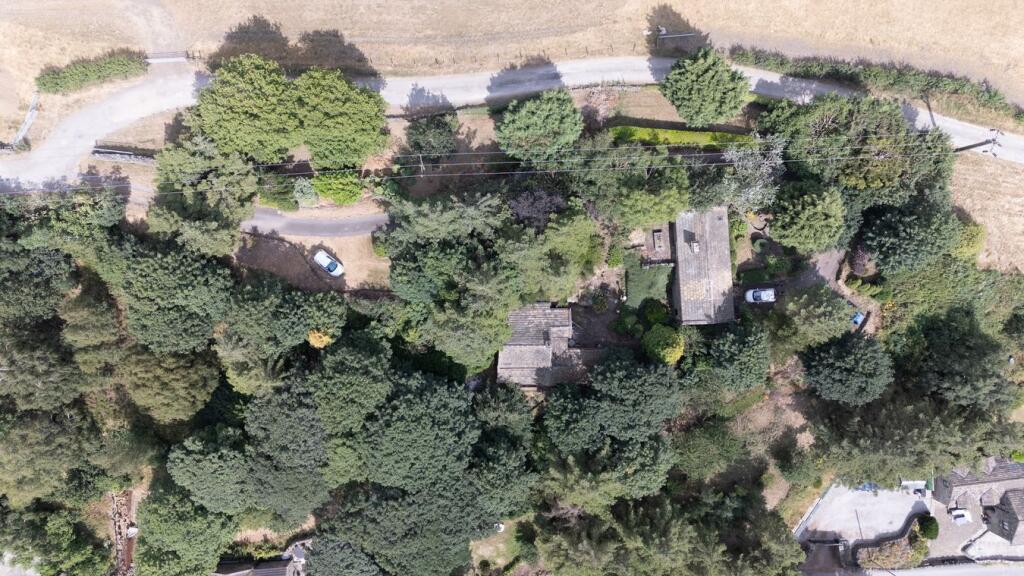 House in Huddersfield - View 5