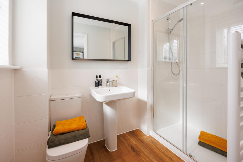 House in Leeds, Garforth - More