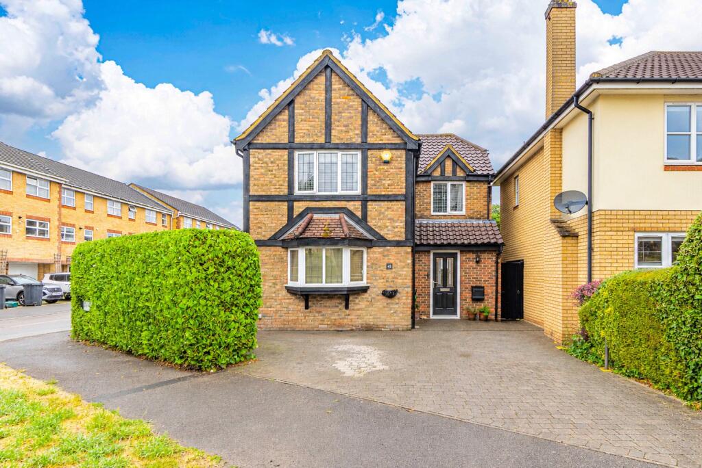 Main image of property: Kingfisher Drive, Hemel Hempstead, Hertfordshire, HP3