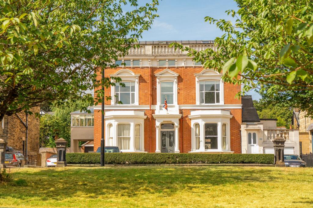 Main image of property: Leeds Road, Harrogate, HG2