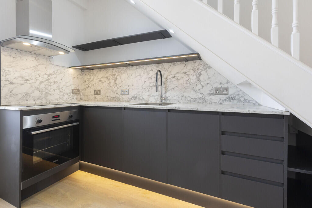 Apartment in Cheltenham, Gloucestershire - View 3
