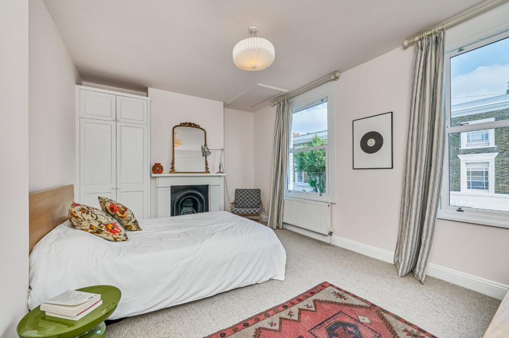 House in London - View 3