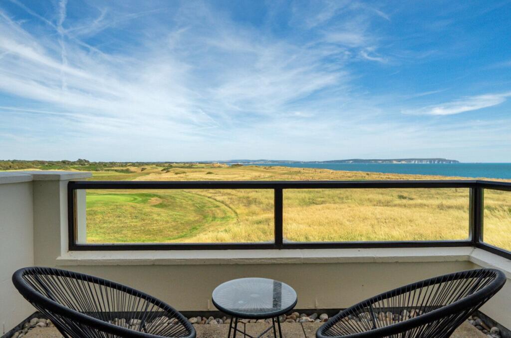 Apartment in New Forest, New Milton - View 3