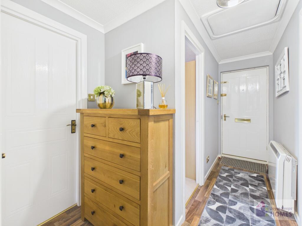 Apartment in East Kilbride, Whitemoss, The Village - More
