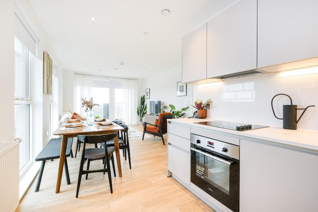 Henley Cross,
Kidbrooke,
London,
SE3 9JU photo 2