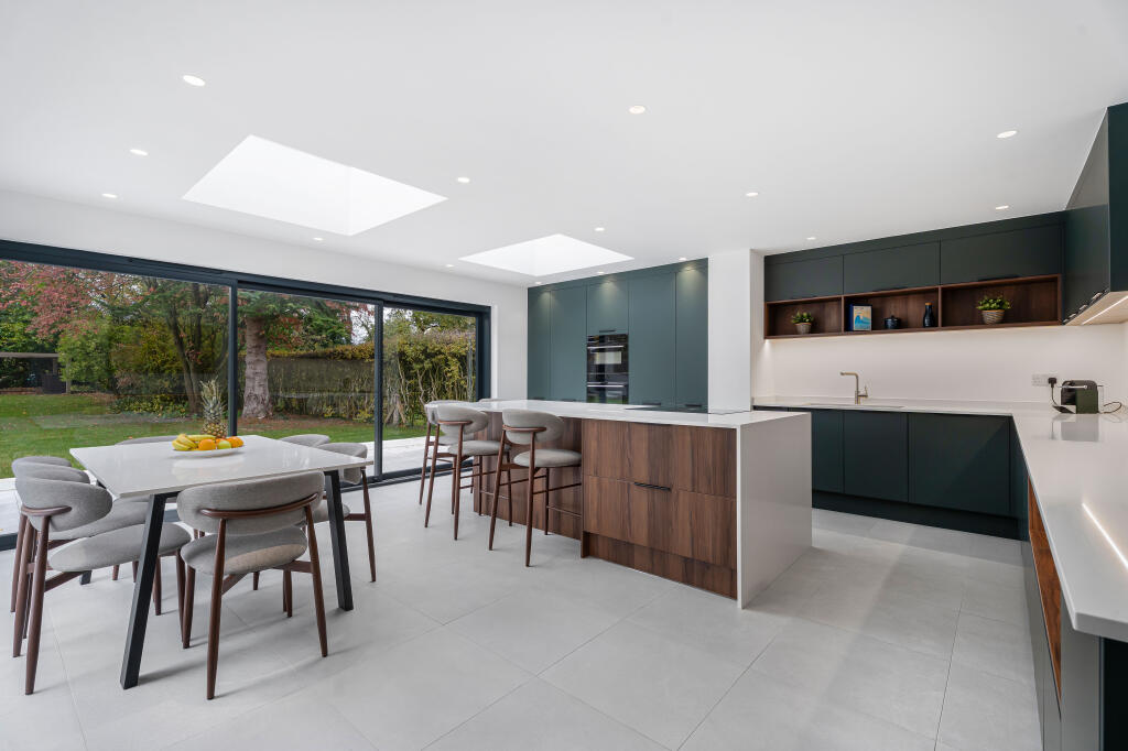 Holywell Close, Studham, LU6 photo 2
