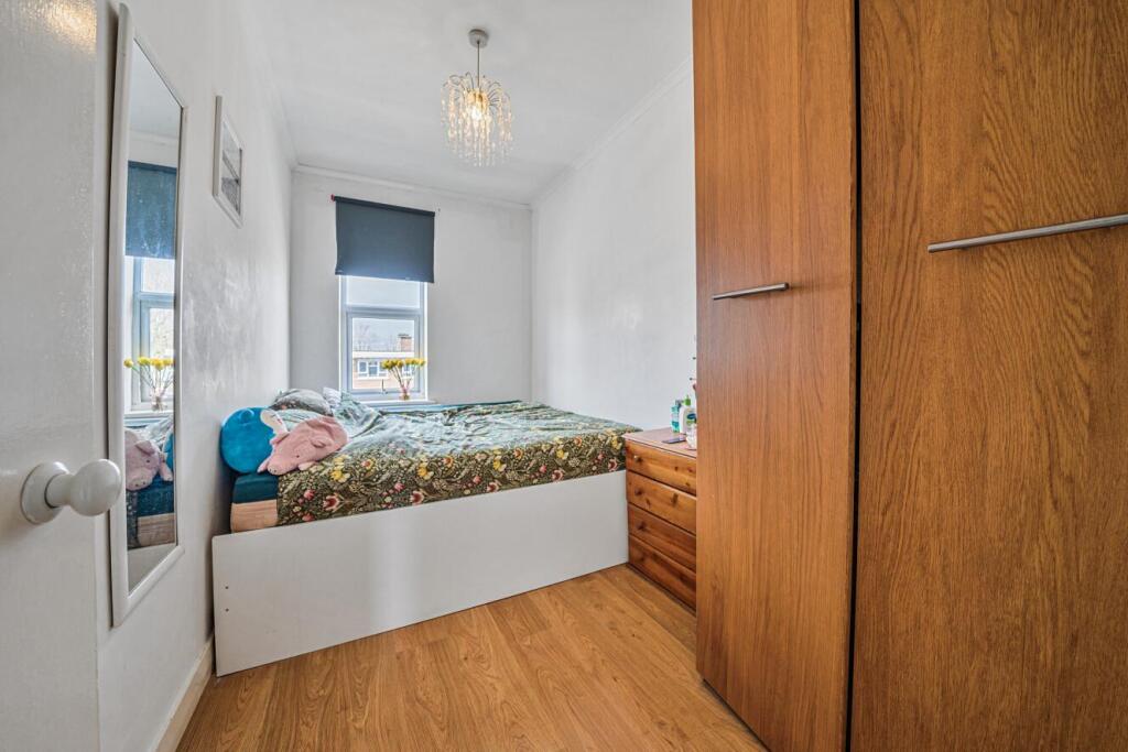 Garratt Lane, Earlsfield, London, SW18 - View 3