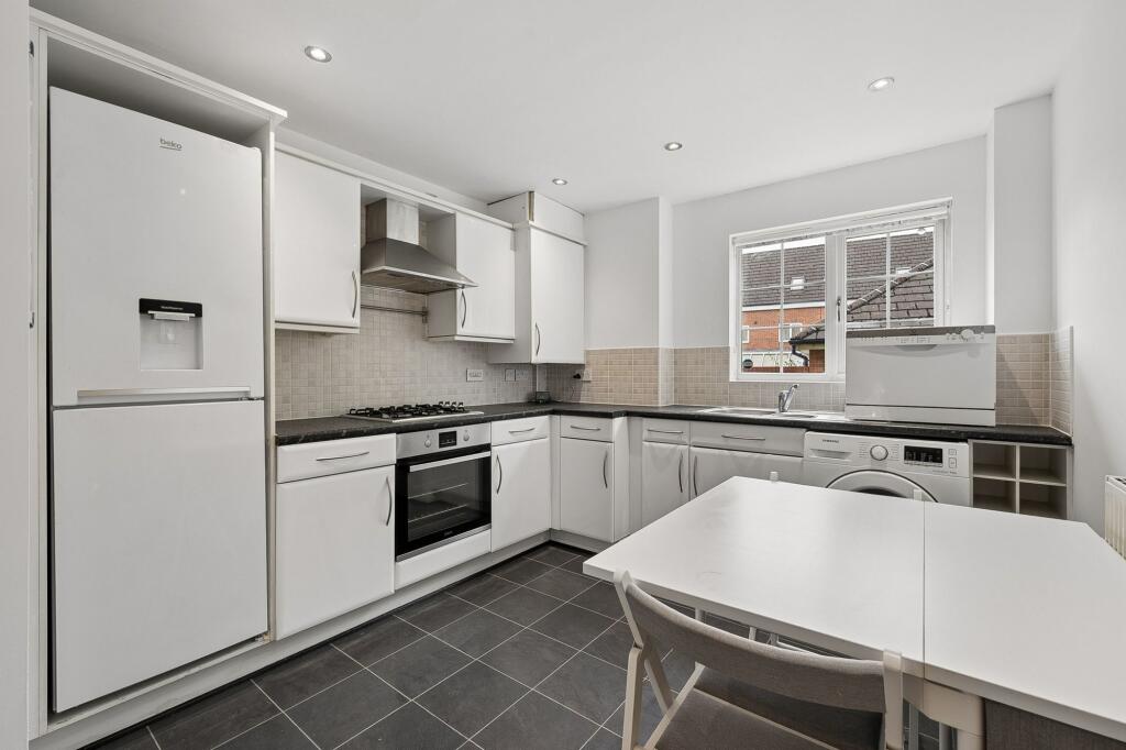 5, Colliers Grove, Atherton, M46 | 2-Bed Apartment with En-Suite & Secure Gated Parking photo 3