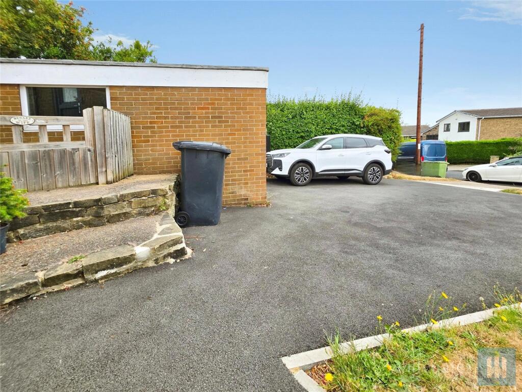 House in Wakefield - View 5
