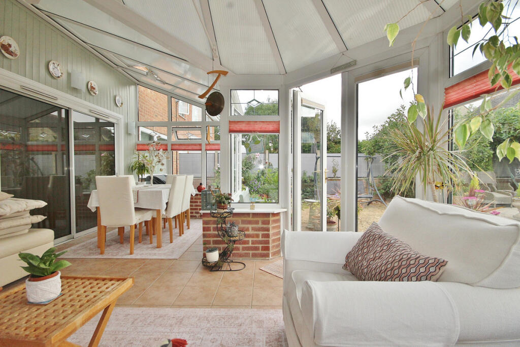 House in West Oxfordshire, Carterton - View 5