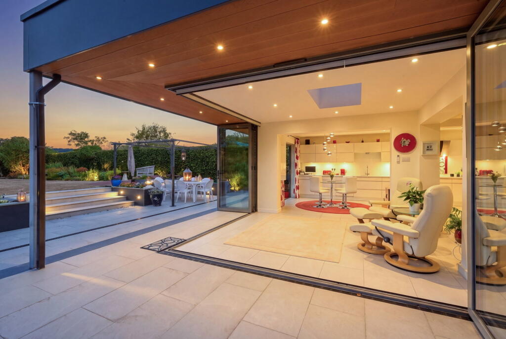 House in Reigate, South Park - View 4