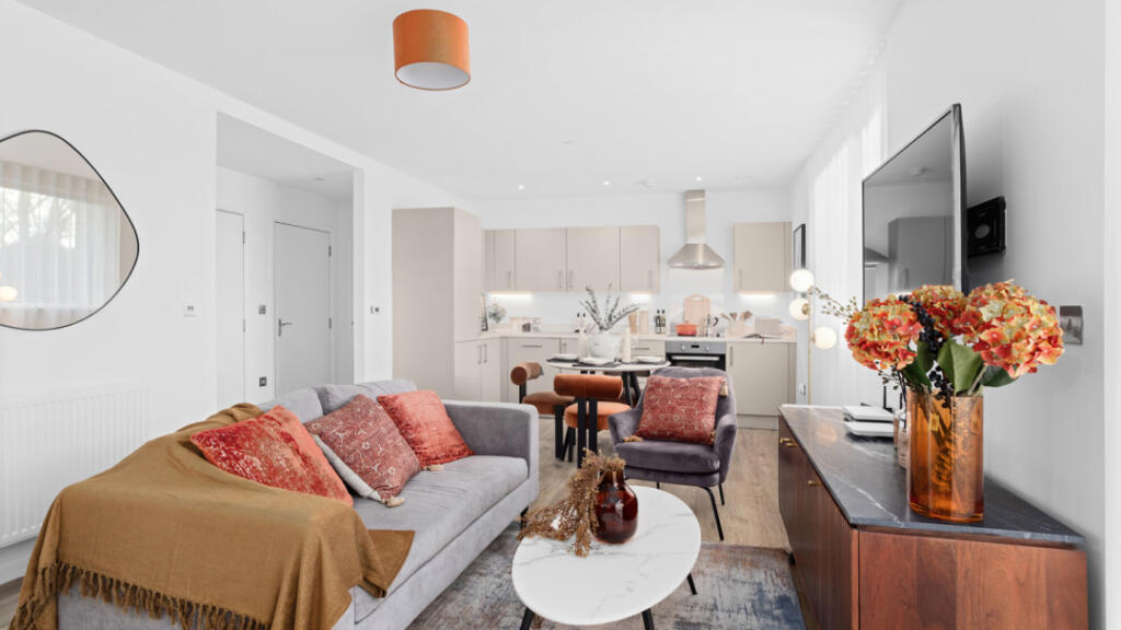 Main image of property: Cranton Avenue, Hayes, UB3 4QF