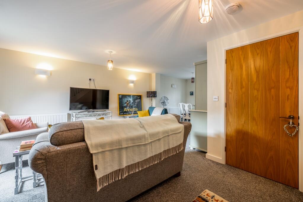 House in East Lindsey, Sibsey - More