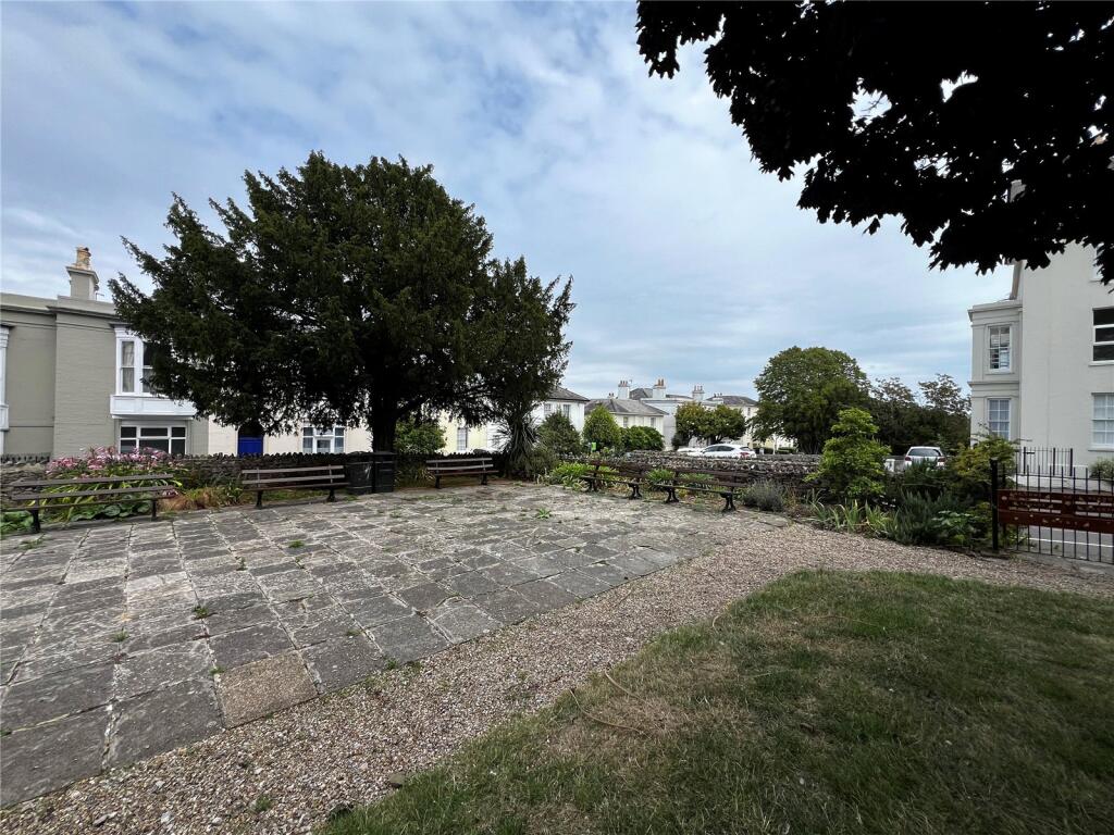 Apartment in Ryde, Oakfield - More