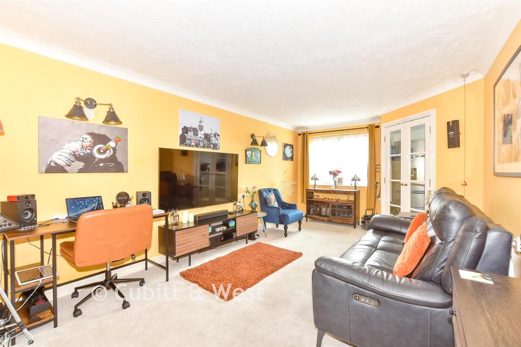 Apartment in Portsmouth, Southsea - View 4