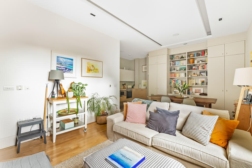 Apartment in London - View 3