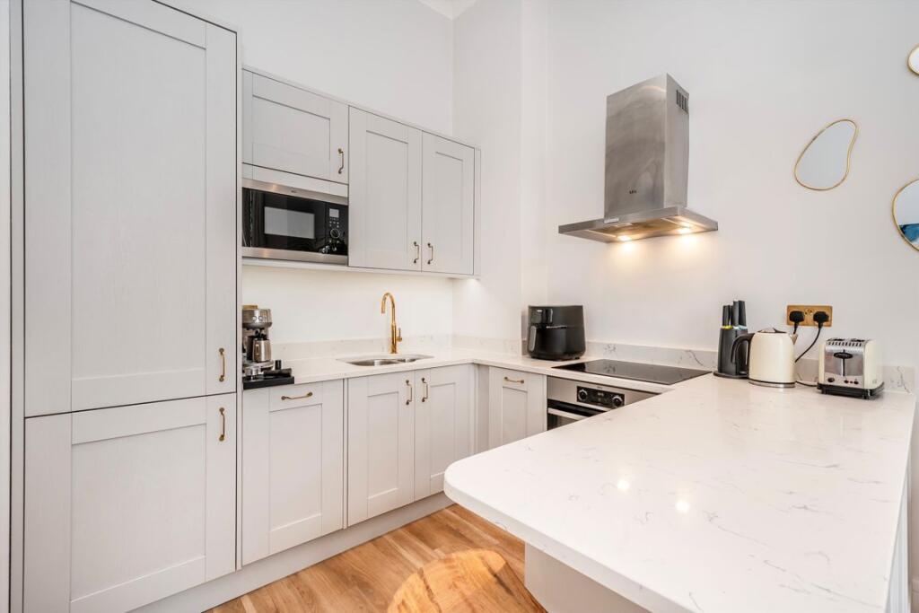 Apartment in London - View 3