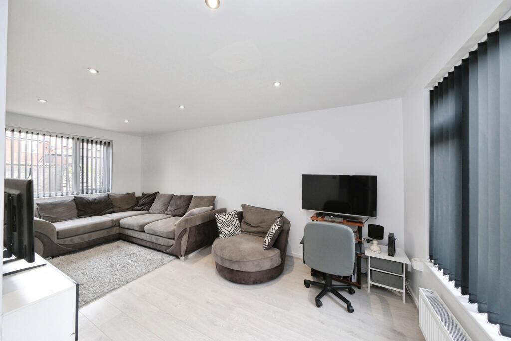 House in Nottingham - View 5
