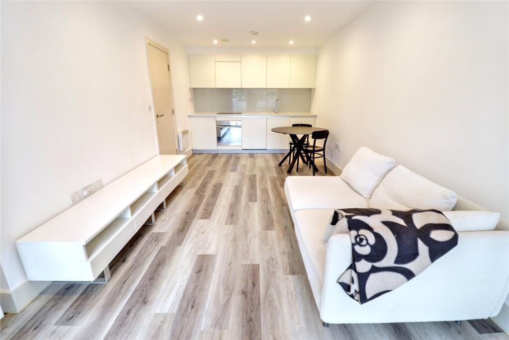 Apartment in London - View 5