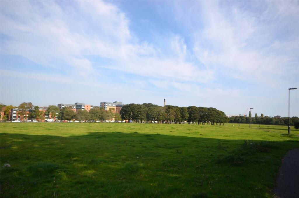 Apartment in Newcastle upon Tyne - View 4