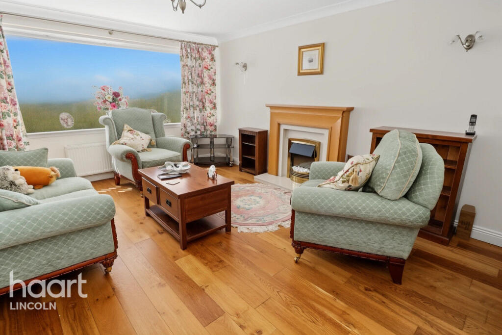 House in West Lindsey, Nettleham CP - View 4