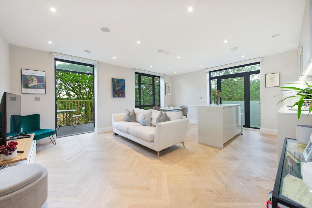 Main image of property: The Westbury, Holden Road, Woodside Park, N12