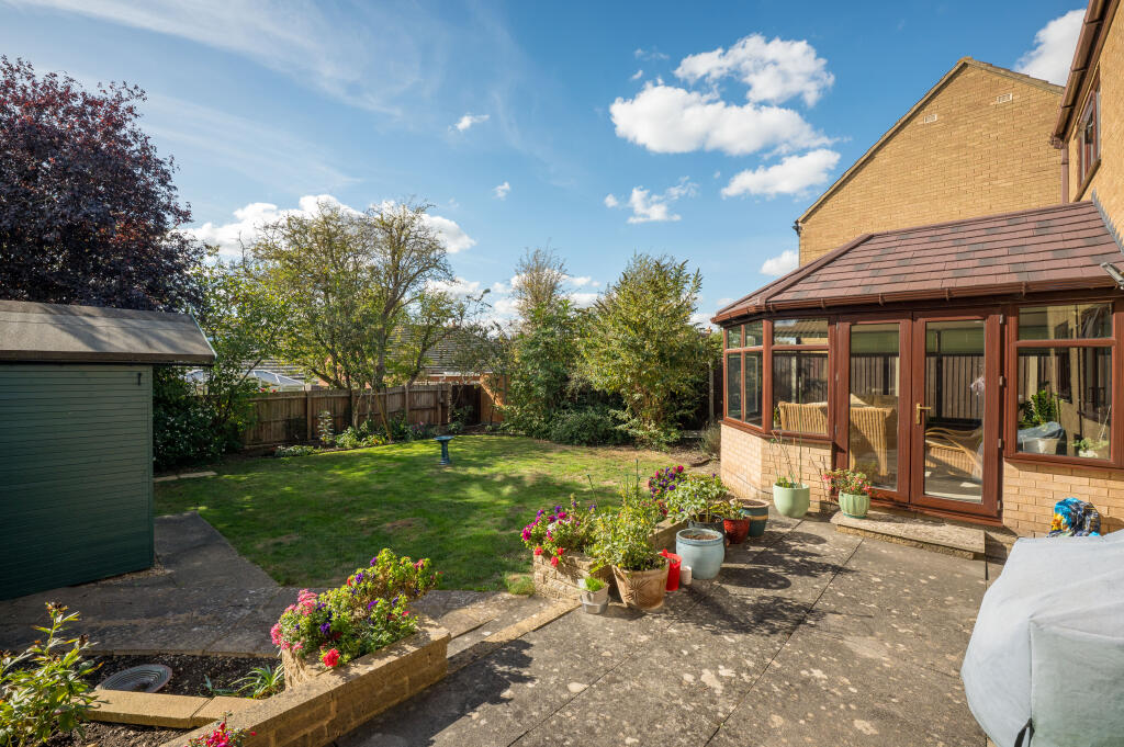 Brittons Close, Sharnbrook, MK44 photo 2