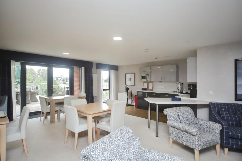 Apartment in Taunton - View 2