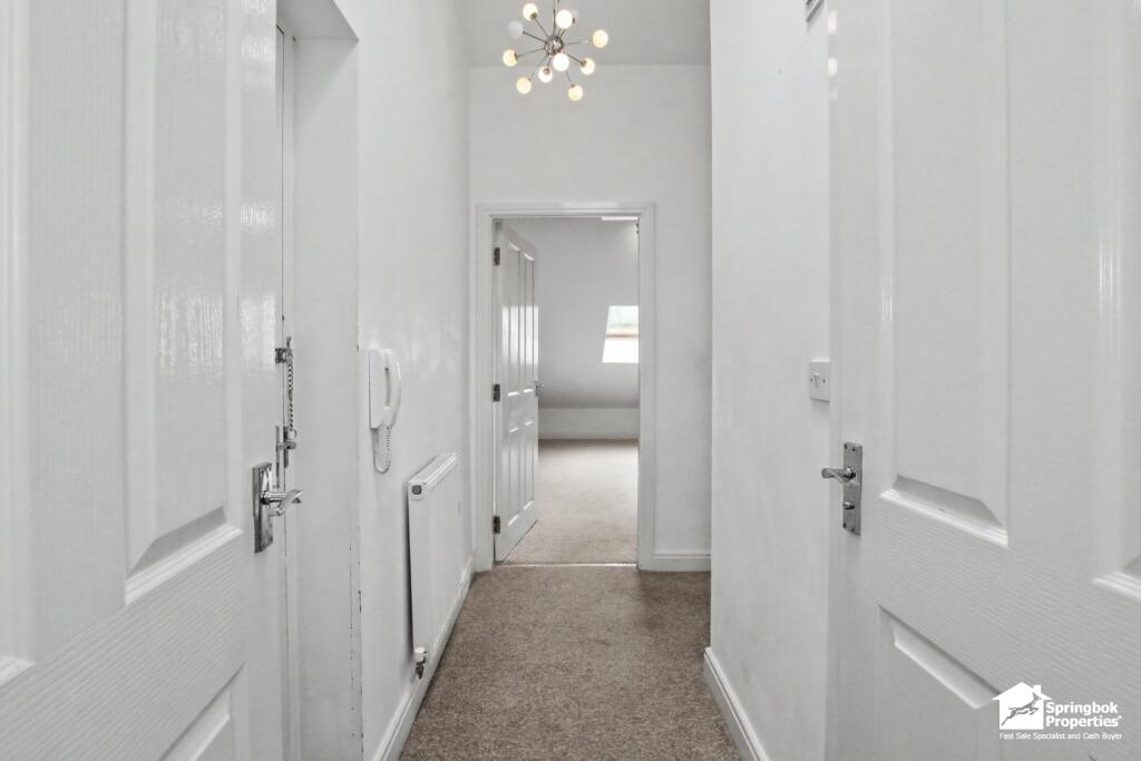 2 Gipsey Moth Close, Timperley, Altrincham, Cheshire photo 4