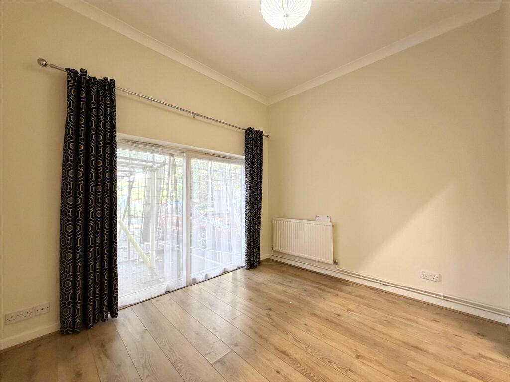 Apartment in Bournemouth, West Cliff - View 4