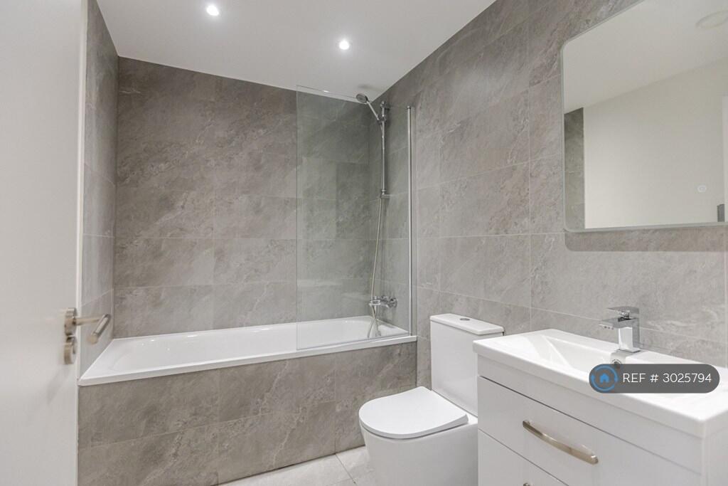 Apartment in Truro - More