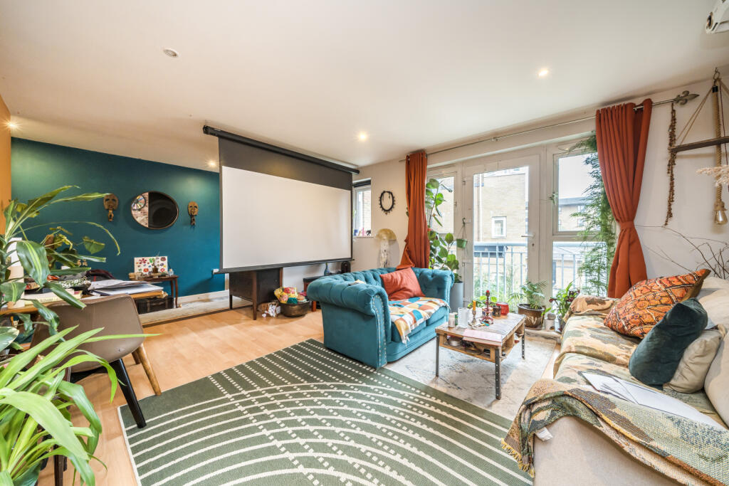 Main image of property: Morton Close, London, E1