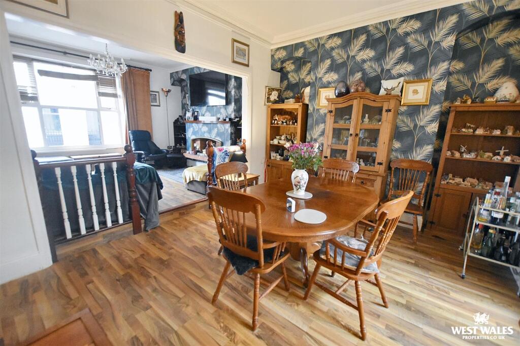 4, Bush Street, Pembroke Dock photo 2