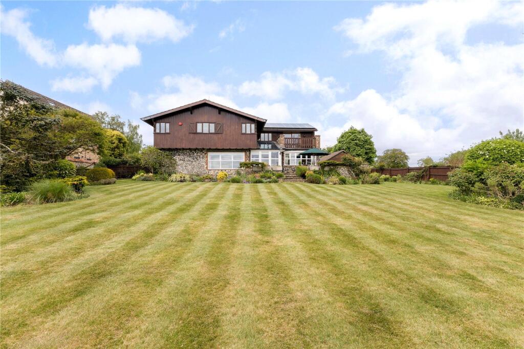 Main image of property: Pie Garden, Flamstead, St. Albans, Hertfordshire, AL3