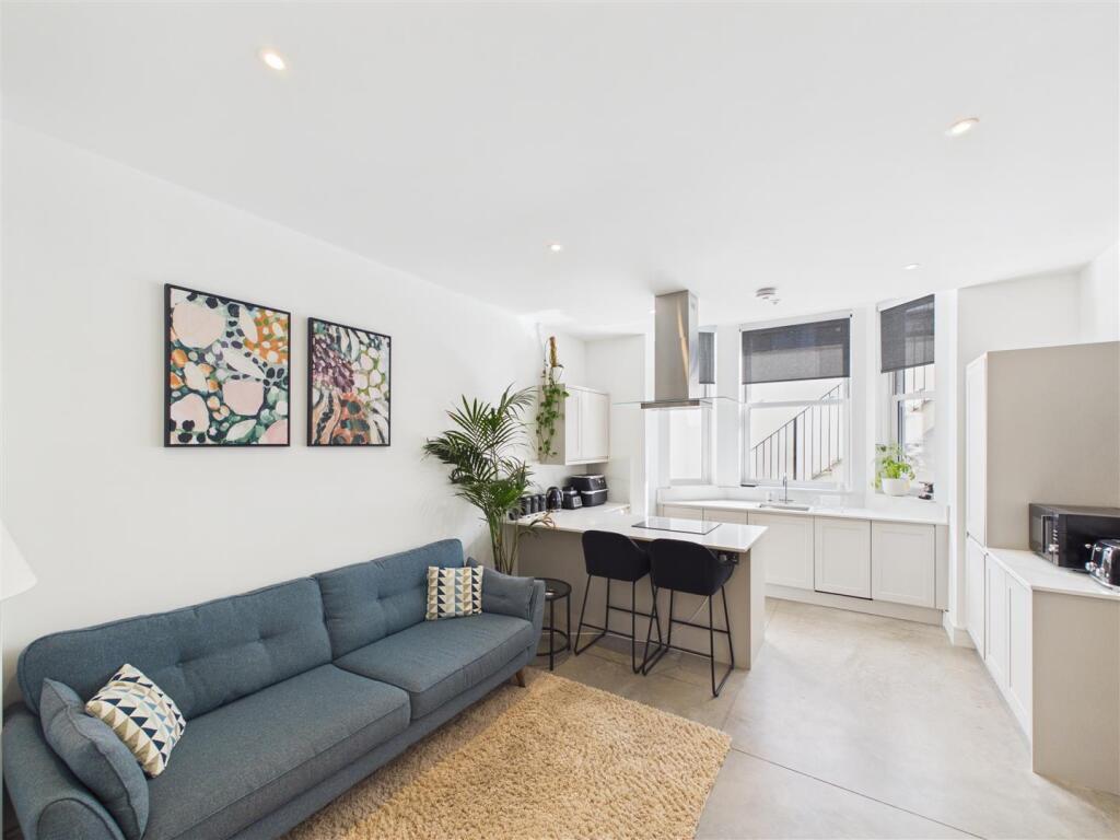 Apartment in London - View 3