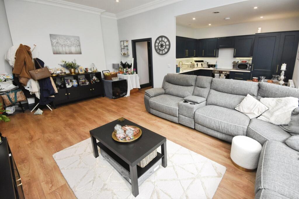 Apartment in Chelmsford - View 4