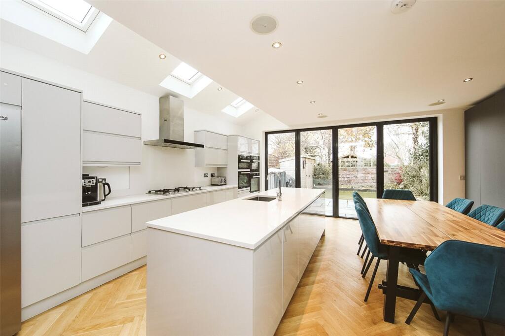 Groes Road, Liverpool, Merseyside, L19 photo 3