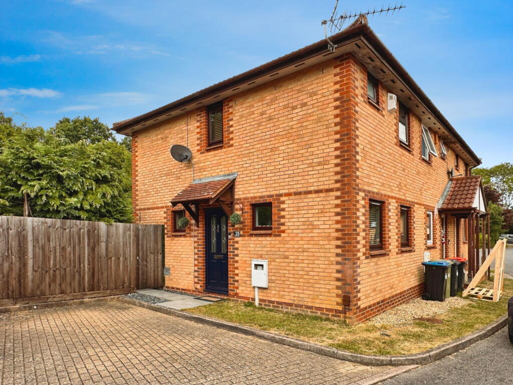 Main image of property: Wheatcroft Close, Beanhill, Milton Keynes, MK6 4NJ