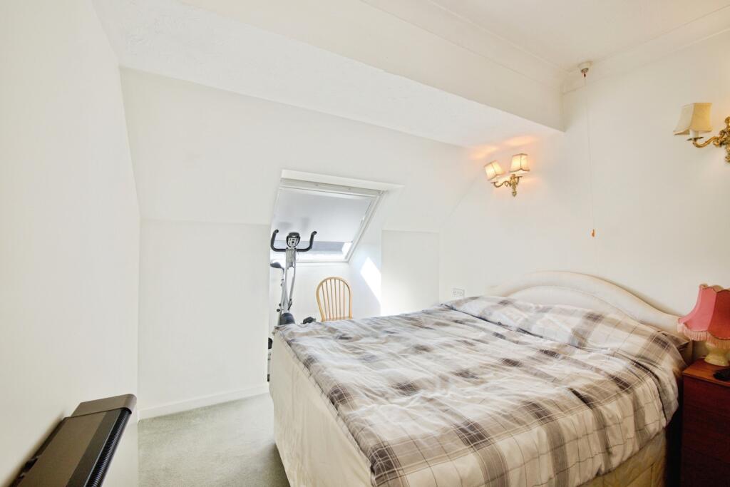 Apartment in London - View 5