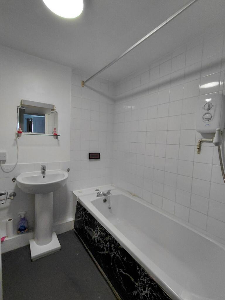Apartment in Nottingham - View 3