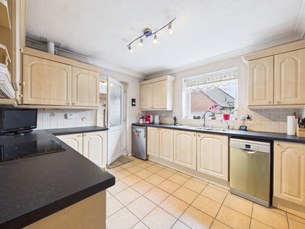 Grundle Close, Stanton photo 3