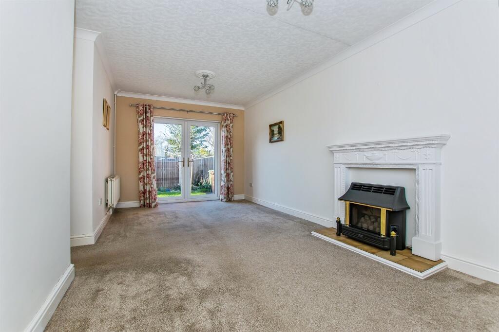 Woolcroft Close, Leverington, Wisbech photo 3