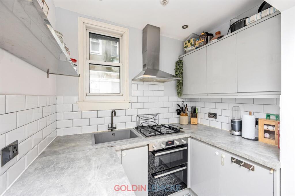Apartment in Hove, Aldrington - View 3