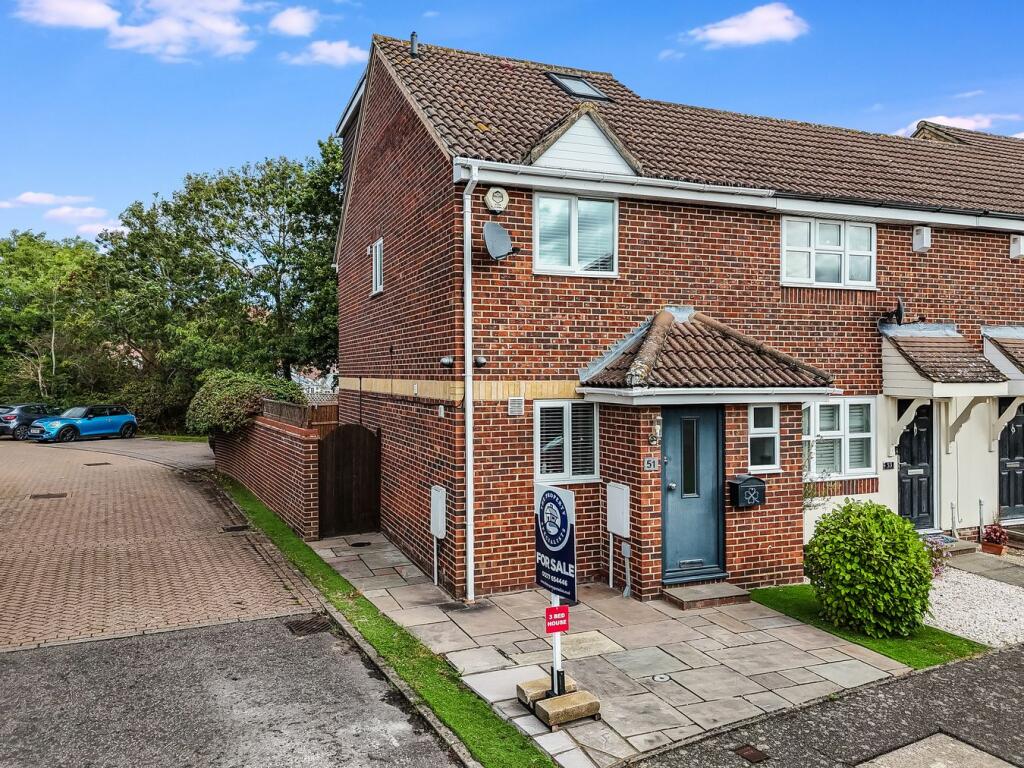 3-bed terraced on Lampern Crescent, Billericay, CM12, £475,000