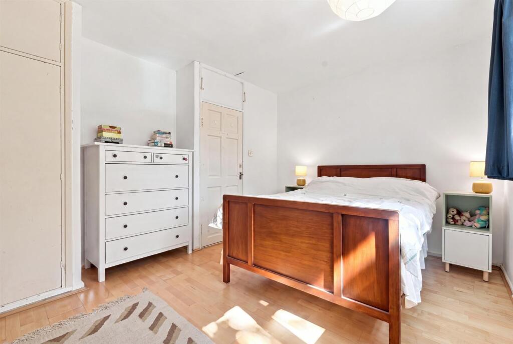 Apartment in London - More