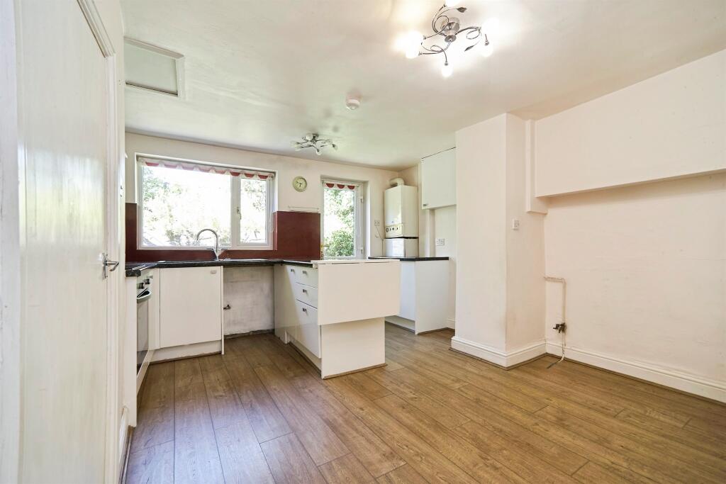 House in Bradford, Keighley - More
