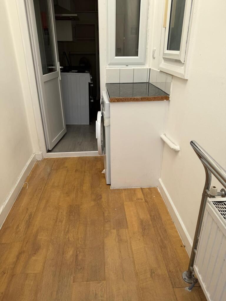 House in London - View 4